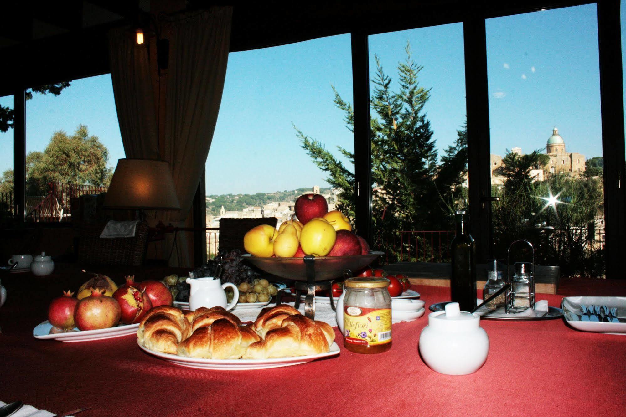 La Casa Sulla Collina D'Oro Bed & Breakfast เปียซซา อาร์เมรีนา ภายนอก รูปภาพ