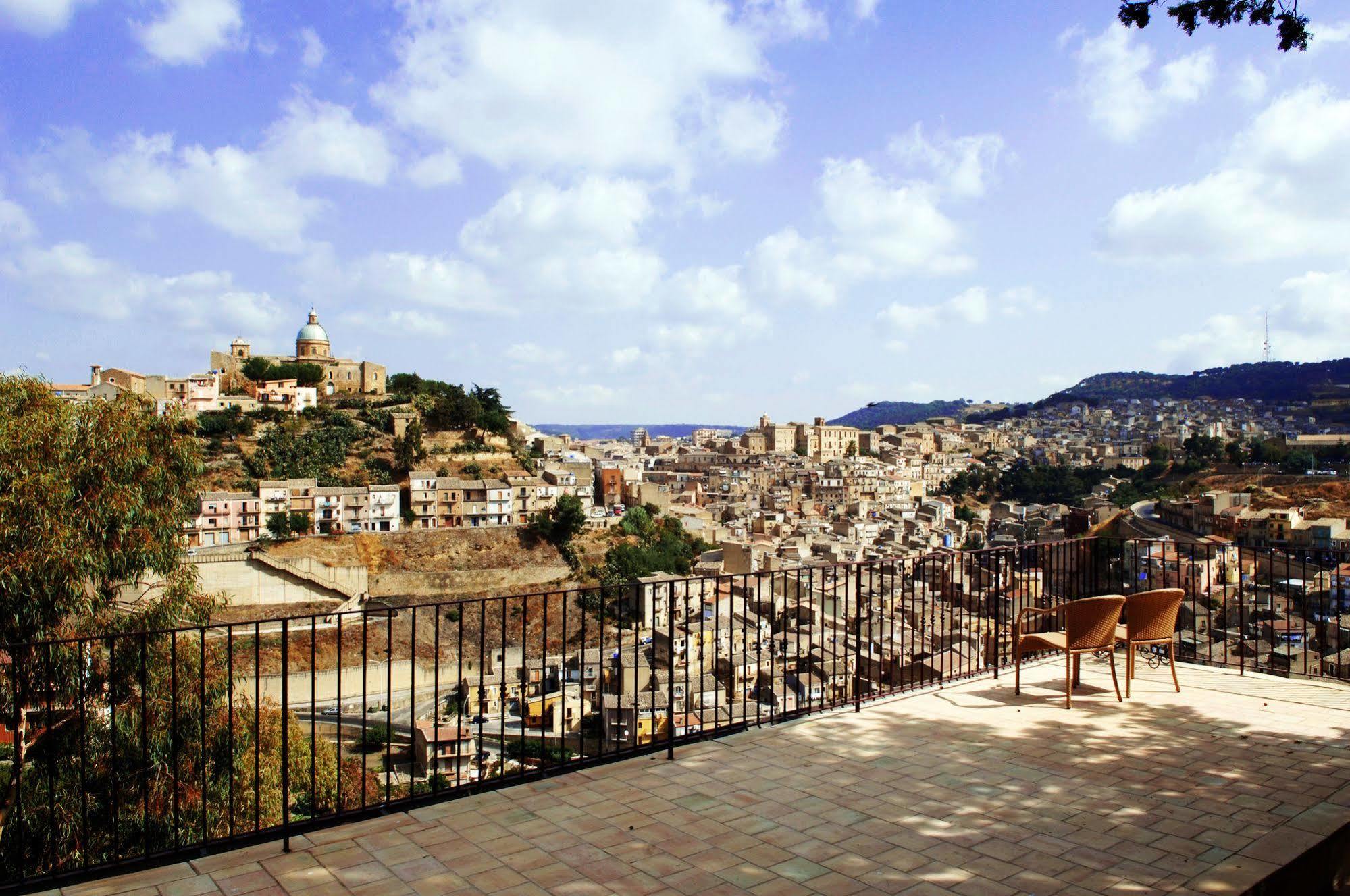 La Casa Sulla Collina D'Oro Bed & Breakfast เปียซซา อาร์เมรีนา ภายนอก รูปภาพ